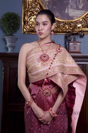ชุดไทยเจ้าสาว ชุดไทยจักรพรรดิ์ เช่าที่แบมบี้ เวดดิ้ง ห้วยขวาง